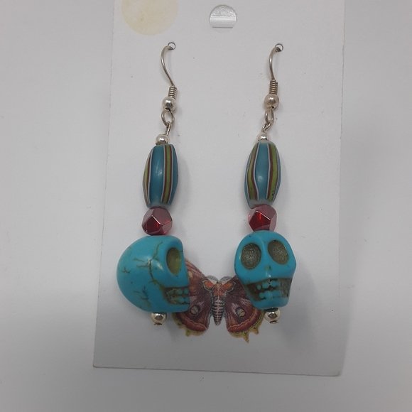 Handmade Skull Earrings With Repurposed Beads - Picture 6 of 8